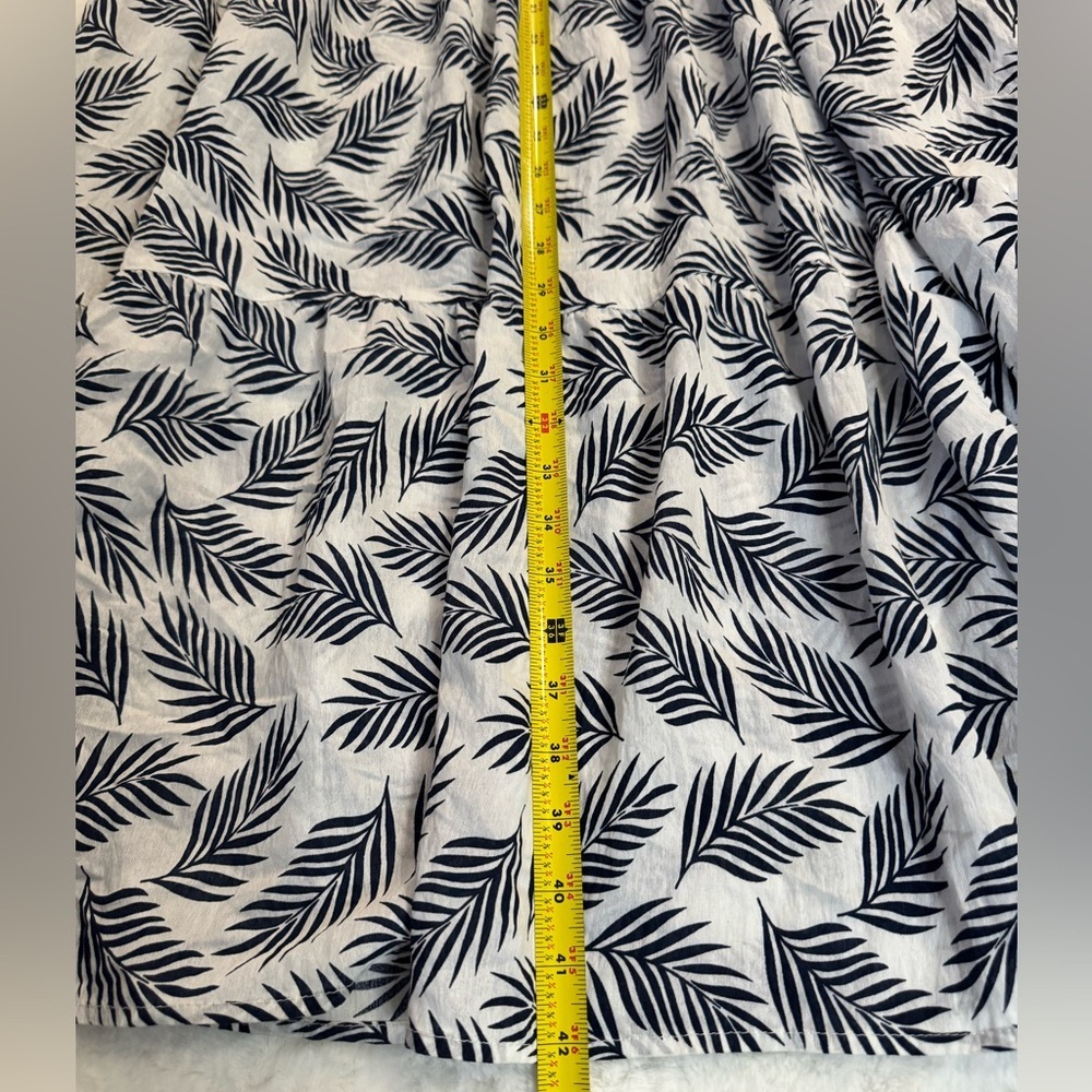 ee:some White & Navy Blue Palm Print Tiered Skirt Smocked Strapless Maxi Dress - Picture 14 of 14